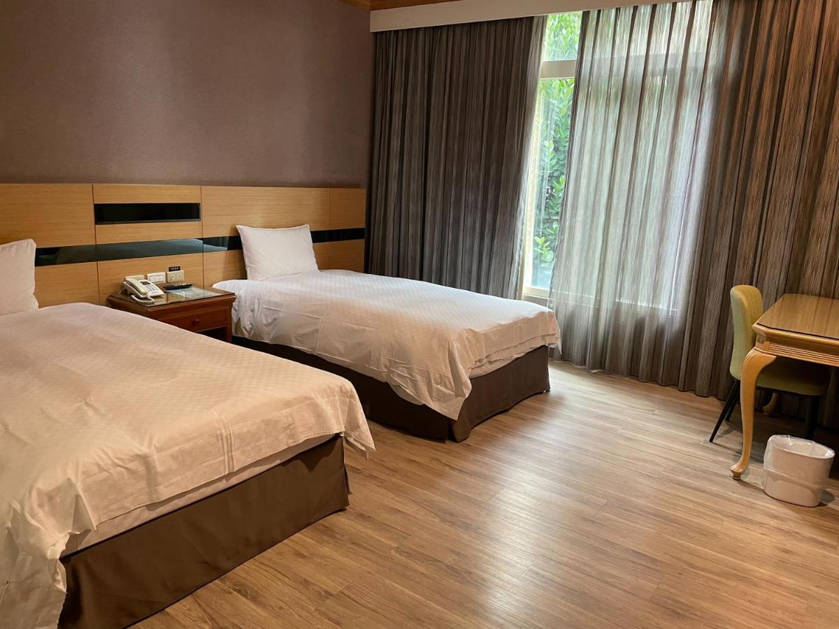 Chia Shih Pao Hotel Taibao Bagian luar foto