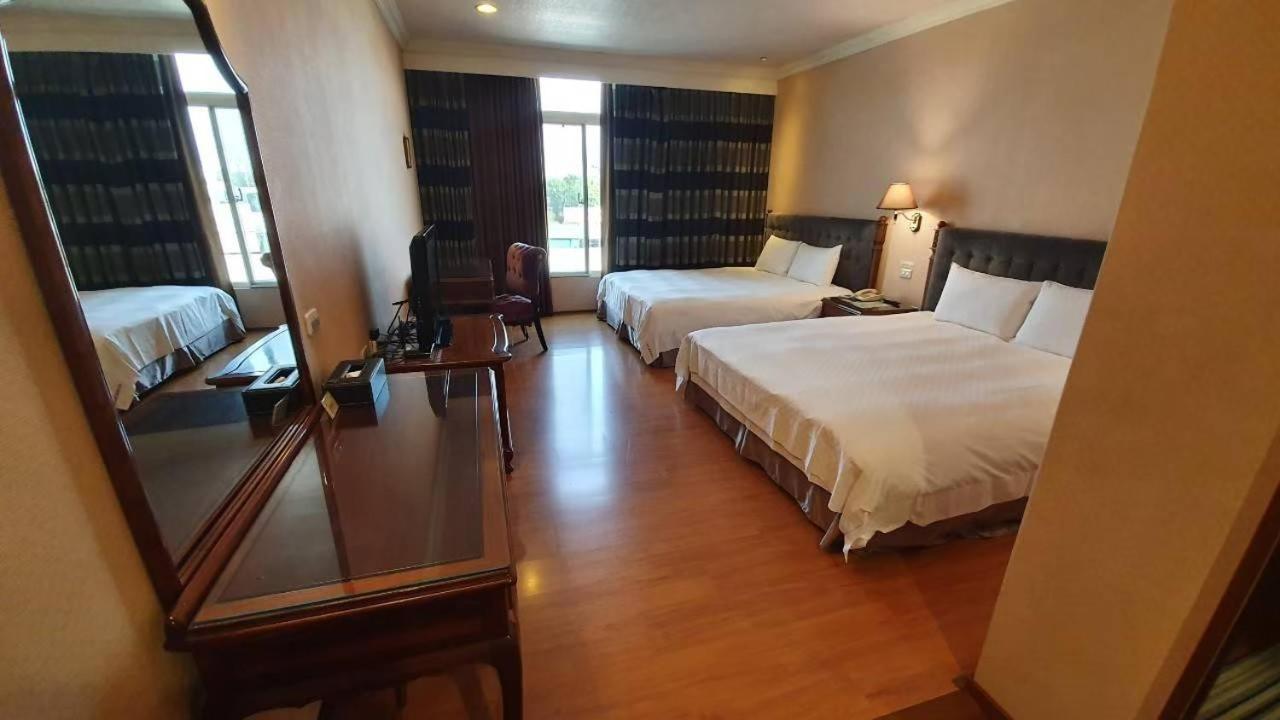 Chia Shih Pao Hotel Taibao Bagian luar foto