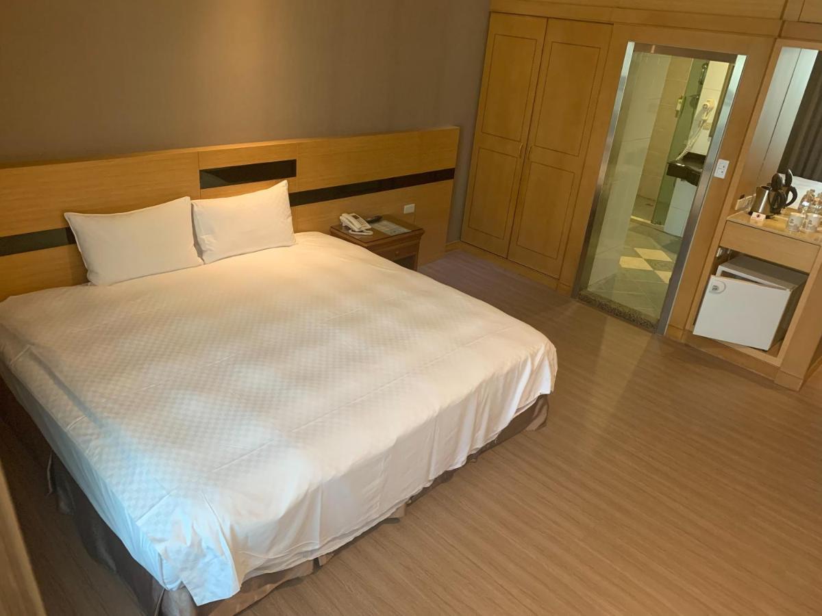 Chia Shih Pao Hotel Taibao Bagian luar foto