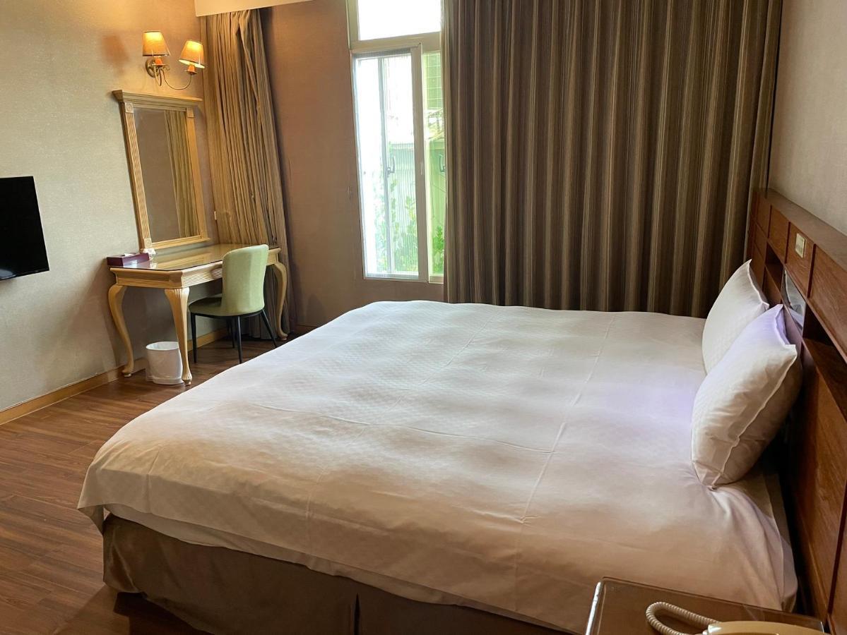 Chia Shih Pao Hotel Taibao Bagian luar foto