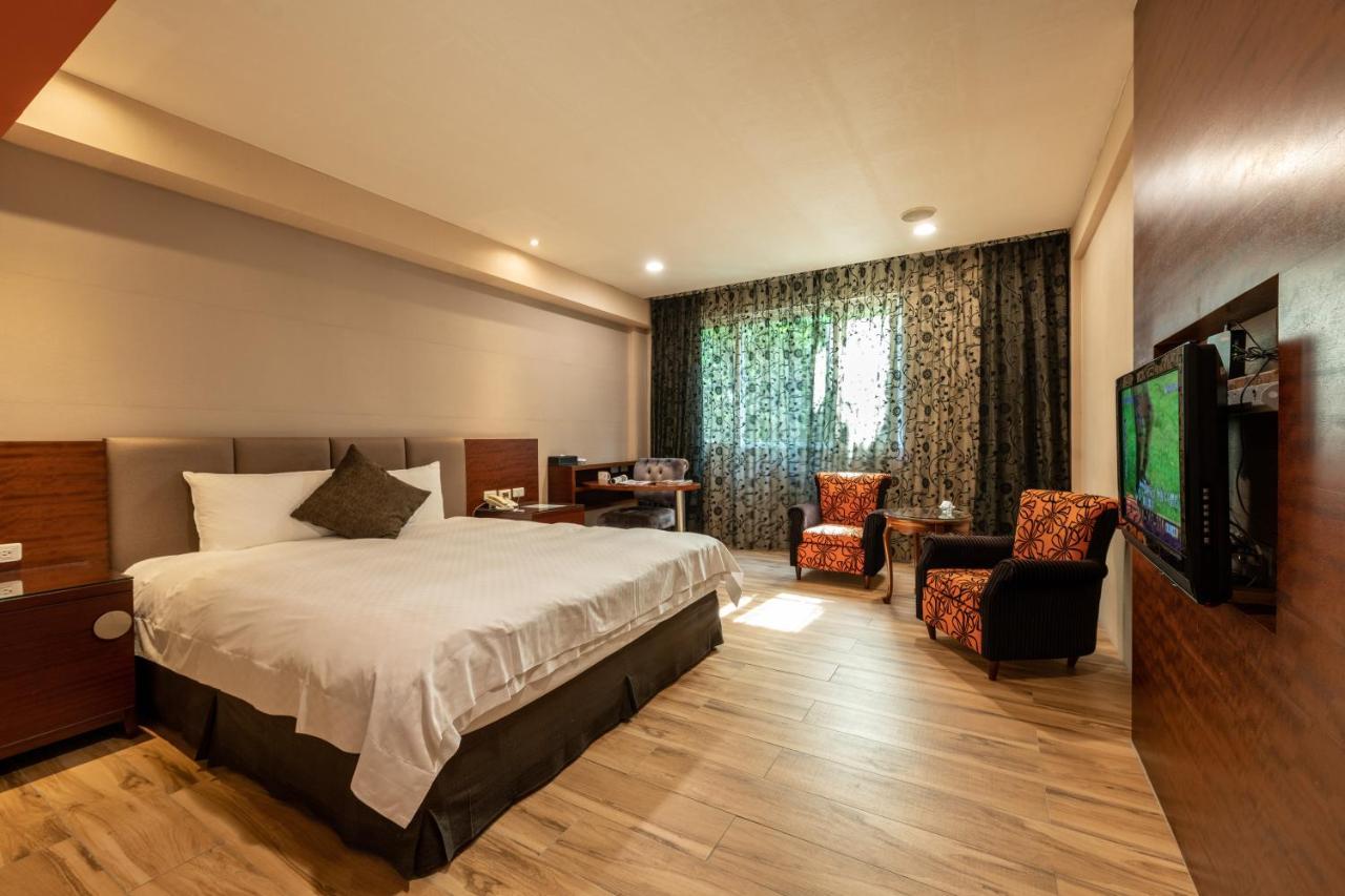 Chia Shih Pao Hotel Taibao Bagian luar foto