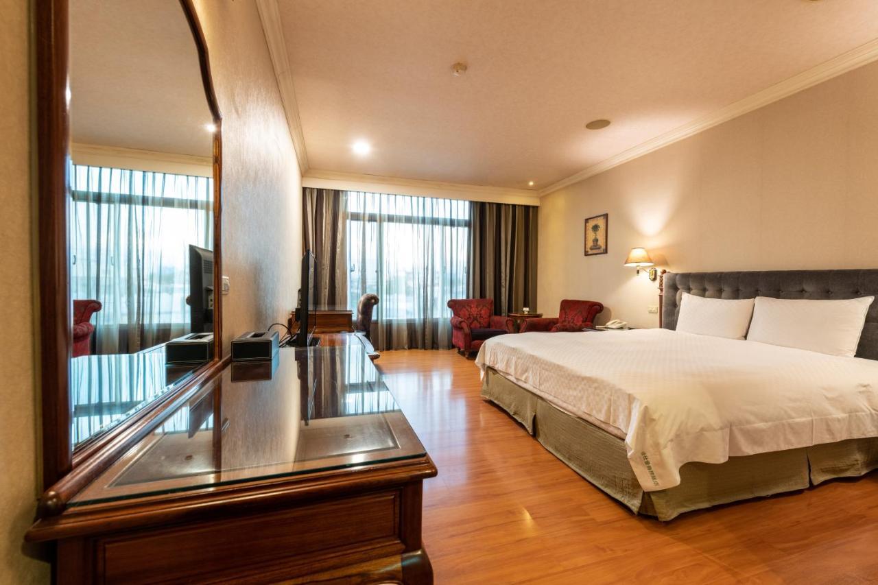 Chia Shih Pao Hotel Taibao Bagian luar foto